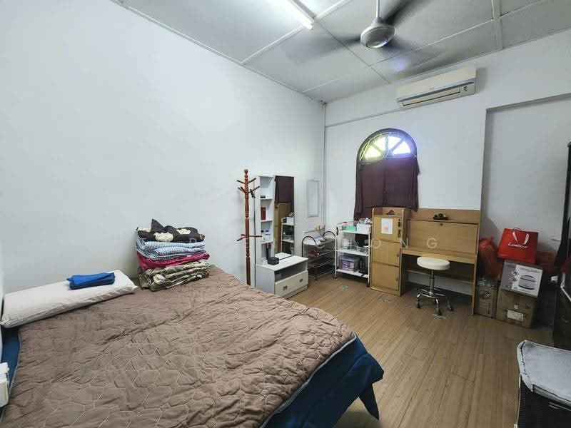 Rumah Berkembar untuk Dijual di Taman Majidee (Johor Bahru) - Stephen Chong - Bedroom - PropertyGuru.com.my