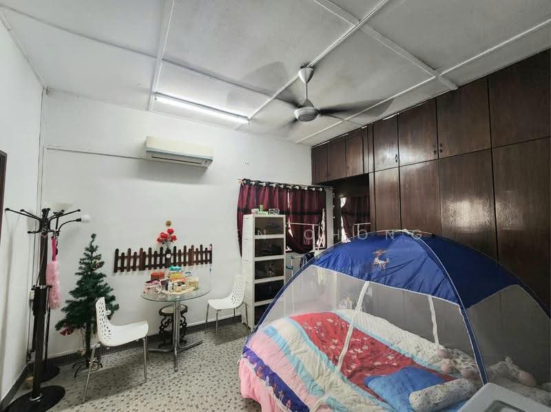 Rumah Berkembar untuk Dijual di Taman Majidee (Johor Bahru) - Stephen Chong - Bedroom - PropertyGuru.com.my