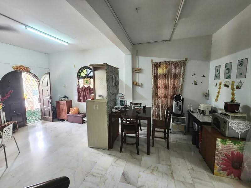 Rumah Berkembar untuk Dijual di Taman Majidee (Johor Bahru) - Stephen Chong - Living Room - PropertyGuru.com.my
