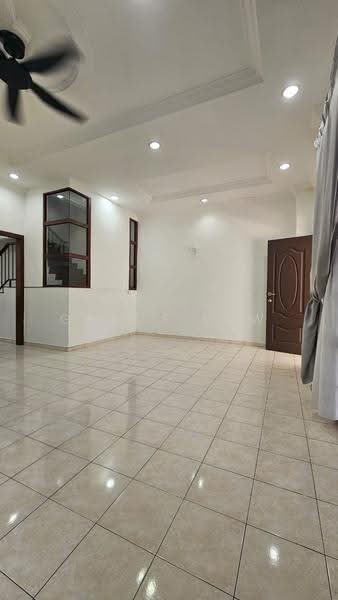 2-storey Terraced House for Sale in Taman Perling (Perling) - Grace Low - Living Room - PropertyGuru.com.my