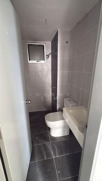 Kediaman Servis untuk Dijual di Residensi MH Platinum 2 - Johnny Lim - Bathroom - PropertyGuru.com.my