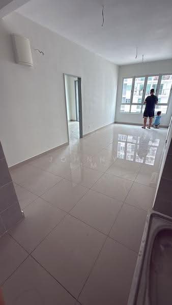 Kediaman Servis untuk Dijual di Residensi MH Platinum 2 - Johnny Lim - Living Room - PropertyGuru.com.my