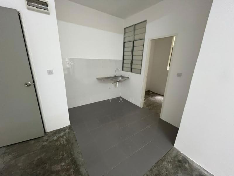 Pangsapuri untuk Dijual di Flora Damai - Le Yang - Kitchen - PropertyGuru.com.my