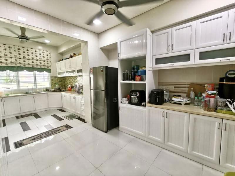 Banglo Lot Kosong untuk Dijual di Seksyen 4 (Shah Alam) - Azli Ibrahim - Kitchen - PropertyGuru.com.my