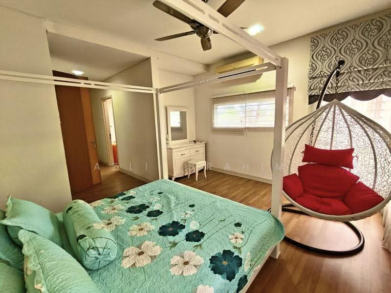 Banglo Lot Kosong untuk Dijual di Seksyen 4 (Shah Alam) - Azli Ibrahim - Bedroom - PropertyGuru.com.my
