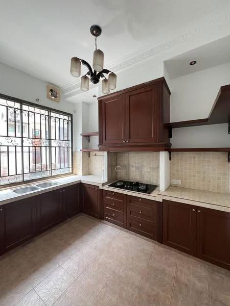 Rumah Teres 2-Tingkat untuk Dijual di Taman Mount Austin (Tebrau) - Ken Chai - Kitchen - PropertyGuru.com.my