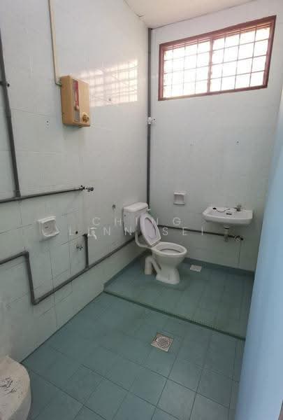 Rumah Teres 1-Tingkat untuk Dijual di Durian Tunggal (Durian Tunggal) - Ching Linn Sei - Bathroom - PropertyGuru.com.my