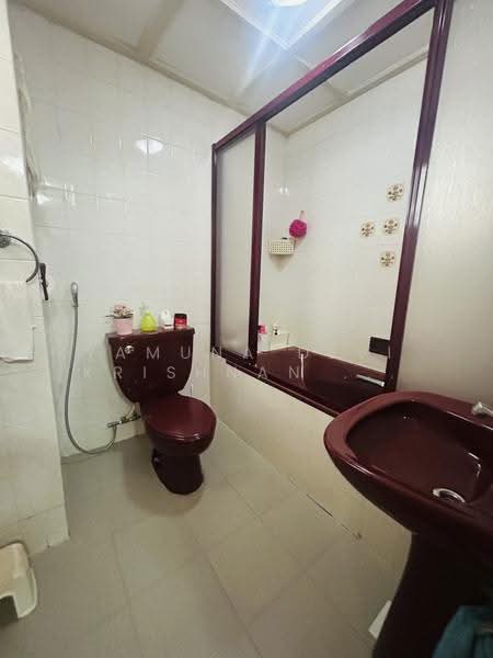 Kondominium untuk Dijual di Indah Damansara - Yamuna Devi Krishnan Kutty - Master bathroom - PropertyGuru.com.my