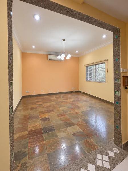 2.5-storey Terraced House for Sale in Puchong (Selangor) - Jonathan Lee - Living Room - PropertyGuru.com.my