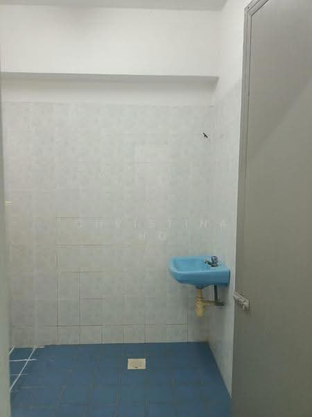 Pangsapuri untuk Dijual di Sri Camellia - Christina Ho - Bathroom - PropertyGuru.com.my