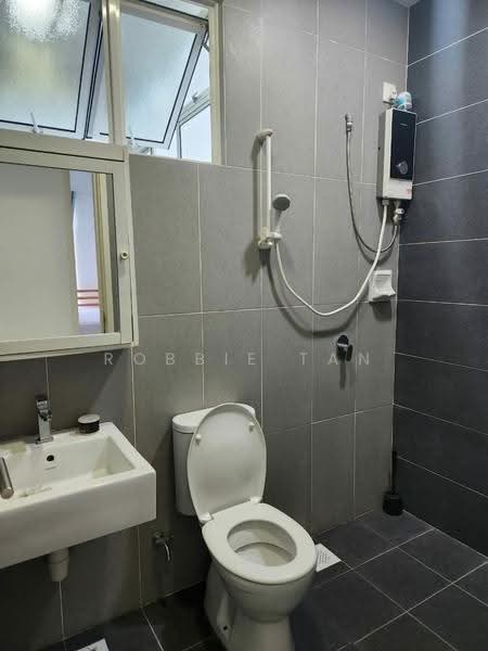 Service Residence for Sale at Skysuites @ Meldrum Hills - Robbie Tan - Bathroom - PropertyGuru.com.my
