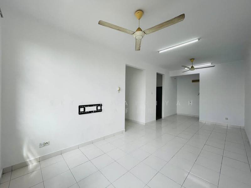 Pangsapuri untuk Dijual di Kasturi Idaman - SITI KHAIRIYAH JAAFAR - Living Room - PropertyGuru.com.my