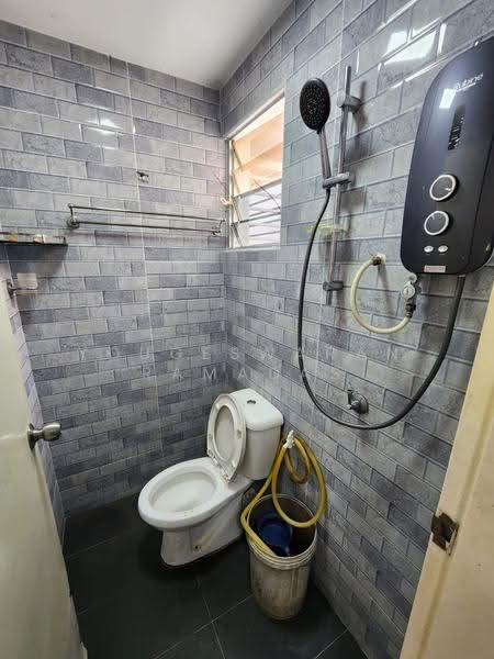 Townhouse for Rent in Taman Villa Senja (Rawang) - YOUGESWARAN RAMADAS - Bathroom - PropertyGuru.com.my
