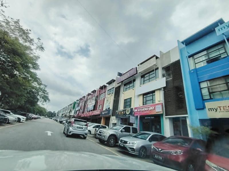 Shop for Sale in Bandar Putra Permai (Seri Kembangan) - HL Lau - Exterior - PropertyGuru.com.my