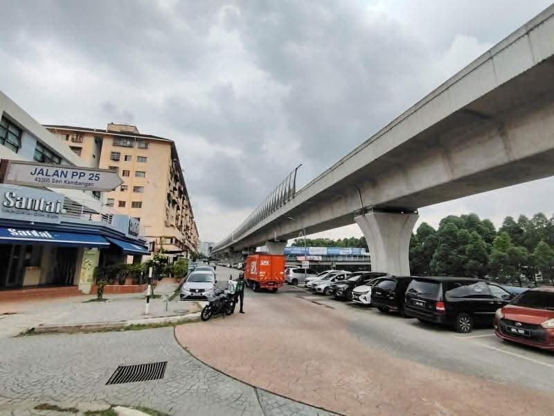 Shop for Sale in Bandar Putra Permai (Seri Kembangan) - HL Lau - Exterior - PropertyGuru.com.my