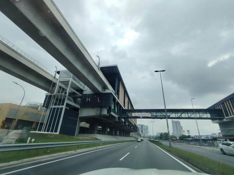 Shop for Sale in Bandar Putra Permai (Seri Kembangan) - HL Lau - Exterior - PropertyGuru.com.my