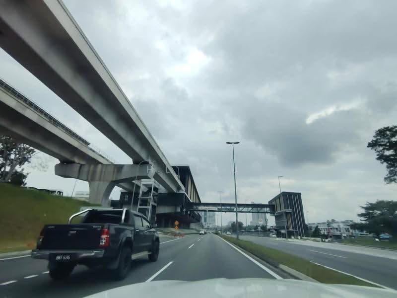 Shop for Sale in Bandar Putra Permai (Seri Kembangan) - HL Lau - Exterior - PropertyGuru.com.my