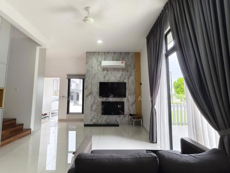 Semi-Detached House for Sale in Setia Alam (Selangor) - Janice Tang - Living Room - PropertyGuru.com.my