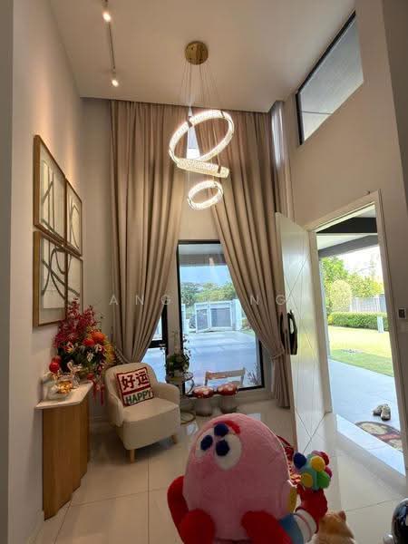 Bungalow House for Sale in Sungai Buloh (Selangor) - Angie Ng - Entrance - PropertyGuru.com.my