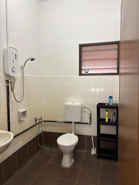 Semi-Detached House for Rent in Tanjung Tokong (Penang) - A Ee Ee - Bathroom - PropertyGuru.com.my