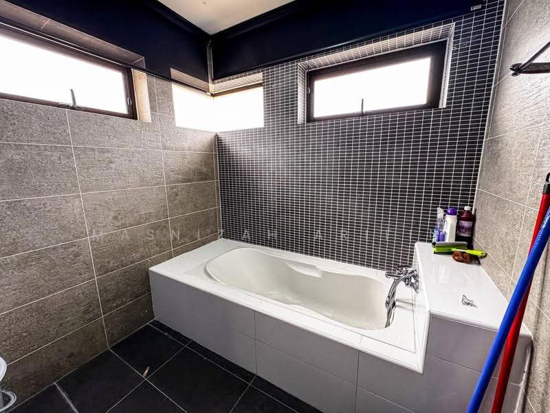 Bungalow House untuk Dijual di Bukit Rahman Putra (Sungai Buloh) - Masnizah Arifin - Bathroom - PropertyGuru.com.my