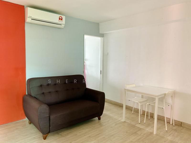 Kediaman Servis untuk Dijual di Halo Sunday @ Empire City - Sherren Hue - Living Room - PropertyGuru.com.my