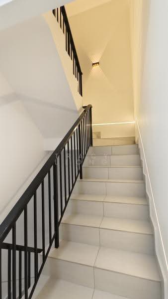 3-storey Terraced House for Sale in Taman Sri Manja (Petaling Jaya) - Tracy Leong - PropertyGuru.com.my
