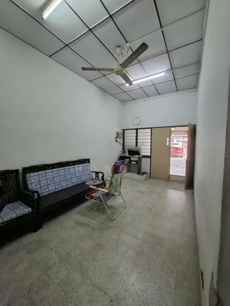 1-storey Terraced House for Sale in Taman Supreme (Perai) - Hong . - Living Room - PropertyGuru.com.my