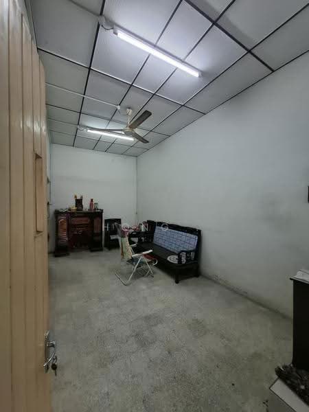 1-storey Terraced House for Sale in Taman Supreme (Perai) - Hong . - Living Room - PropertyGuru.com.my