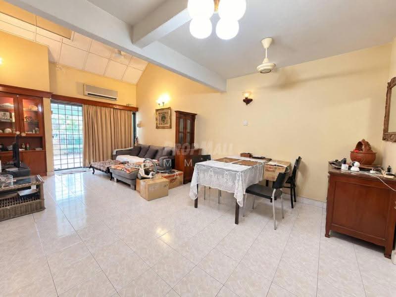 Rumah Teres 1.5-Tingkat untuk Dijual di Usj 2 (Subang Jaya) - Mohammad Din Majid - Living Room - PropertyGuru.com.my