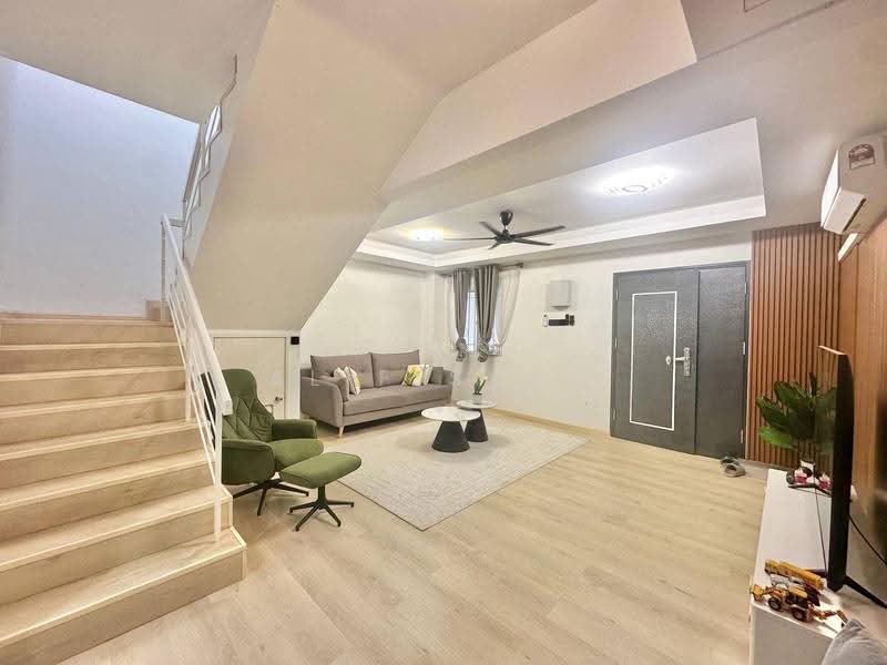 2-storey Terraced House for Sale in TAMAN PUCHONG UTAMA (Puchong) - Alif Saad - Living Room - PropertyGuru.com.my