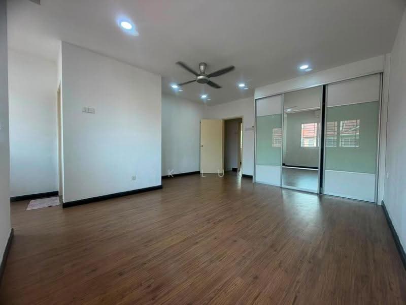 Rumah Teres 2-Tingkat untuk Dijual di Kota Emerald (Rawang) - SK Luk - Bedroom - PropertyGuru.com.my
