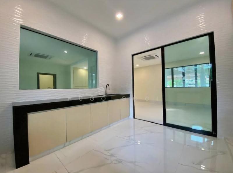 Bungalow House for Sale in Country Heights (Kajang) - Hugo Gooi - Kitchen - PropertyGuru.com.my