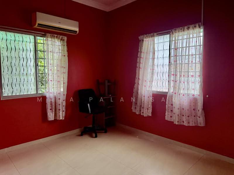 1.5-storey Terraced House for Sale in Taman Teluk Pulai (Klang) - Mala Palanisamy - PropertyGuru.com.my