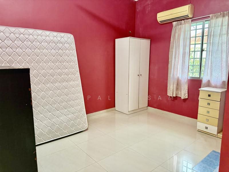 1.5-storey Terraced House for Sale in Taman Teluk Pulai (Klang) - Mala Palanisamy - PropertyGuru.com.my