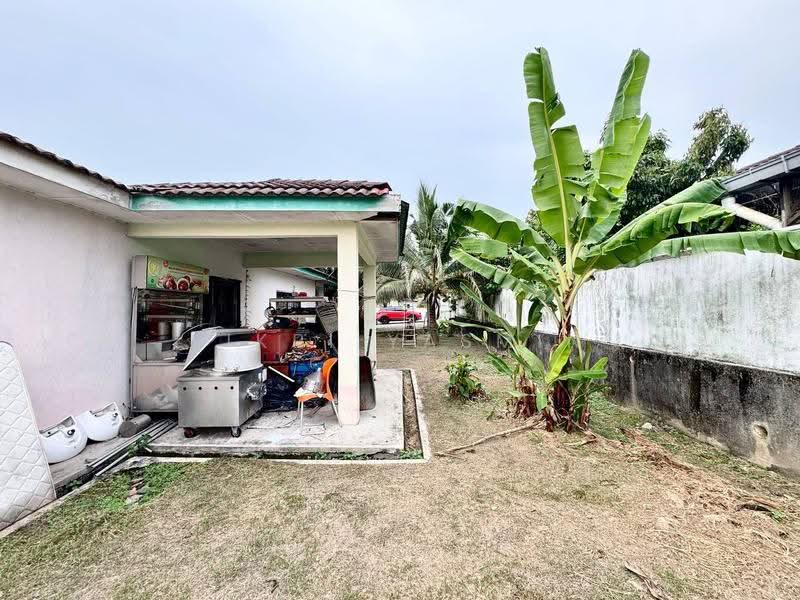 Rumah Banglo untuk Dijual di Bandar Putra Permai (Seri Kembangan) - Fikri Yasmin - Exterior - PropertyGuru.com.my