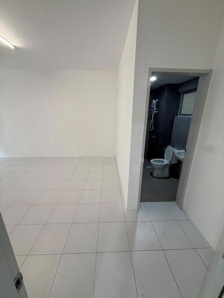 Condominium for Rent at Residensi Sateria - Elcoln Leong - Bathroom - PropertyGuru.com.my