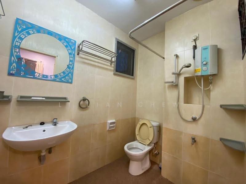 Link Bungalow for Rent in Johor Bahru (Johor) - Li Lian Chew - Bathroom - PropertyGuru.com.my