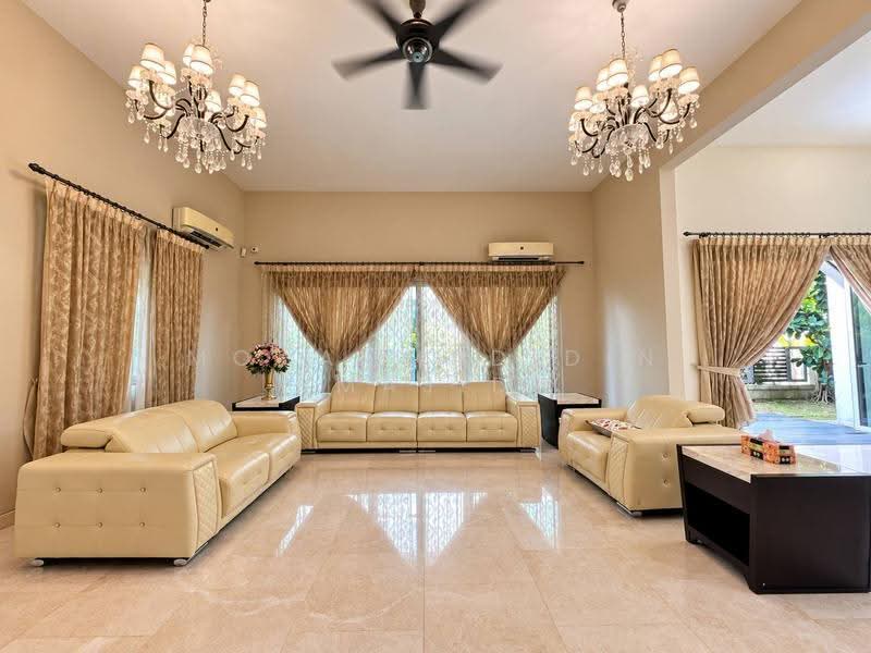 Bungalow House untuk Dijual di Seksyen 13 (Shah Alam) - Mohammad Din Majid - Living Room - PropertyGuru.com.my