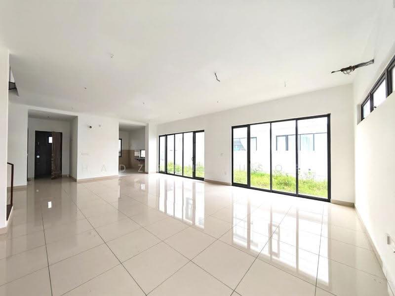 Semi-Detached House for Sale in Shah Alam (Selangor) - HADZRIN YUSOF - Living Room - PropertyGuru.com.my