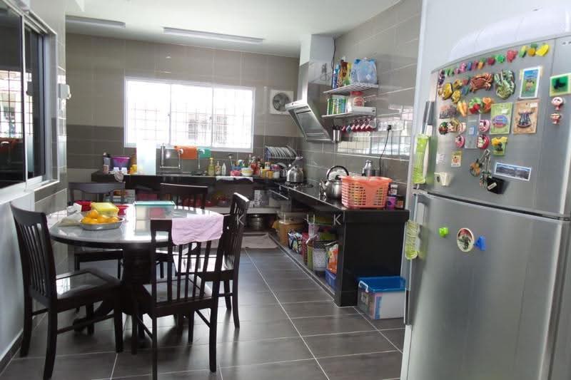 2-storey Terraced House for Sale in Taman Garing Utama (Rawang) - SK Luk - Kitchen - PropertyGuru.com.my