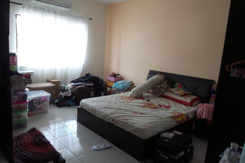 2-storey Terraced House for Sale in Taman Garing Utama (Rawang) - SK Luk - Bedroom - PropertyGuru.com.my