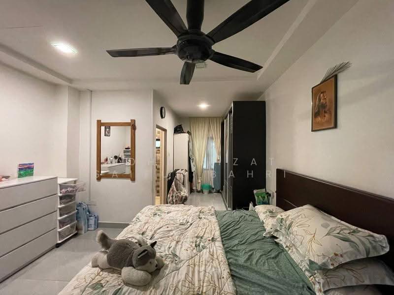Rumah Teres 2-Tingkat untuk Dijual di Taman Kelana Idaman (Ara Damansara) - Mohd Aizat Saiful Bahri - Bedroom - PropertyGuru.com.my