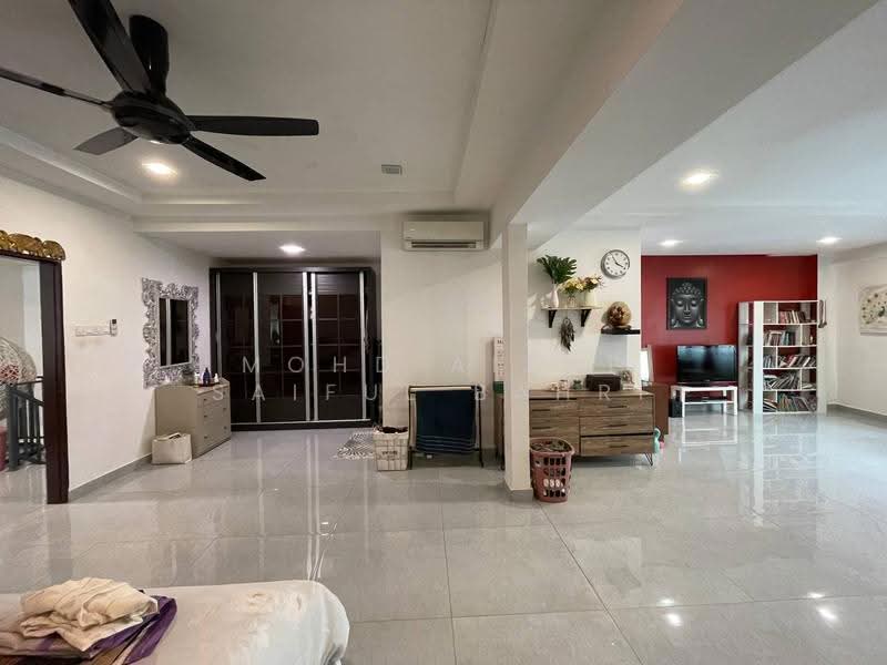 Rumah Teres 2-Tingkat untuk Dijual di Taman Kelana Idaman (Ara Damansara) - Mohd Aizat Saiful Bahri - Living Room - PropertyGuru.com.my