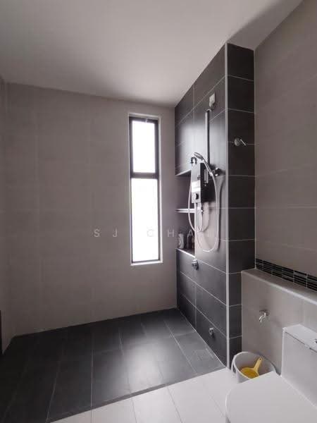 Rumah Teres untuk Disewa di Taman Desa Tebrau (Tebrau) - SJ CHAN - Bathroom - PropertyGuru.com.my