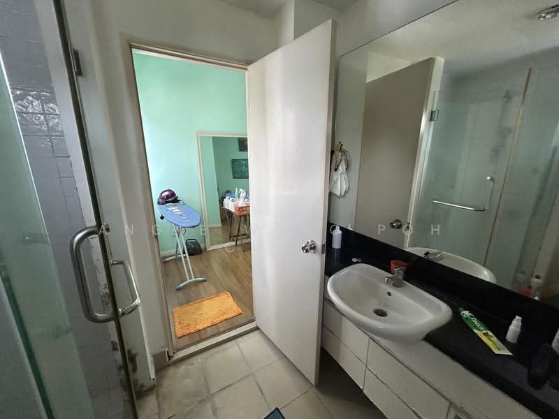 3-storey Terraced House for Sale in Taman Tasik Damai (Sungai Besi) - Angie Wong Poh Choo - Bathroom - PropertyGuru.com.my