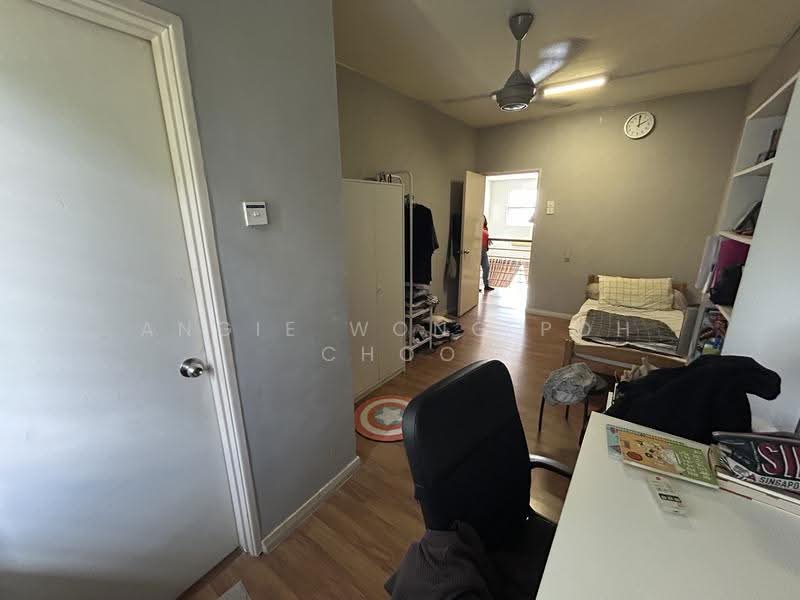 3-storey Terraced House for Sale in Taman Tasik Damai (Sungai Besi) - Angie Wong Poh Choo - Bedroom - PropertyGuru.com.my