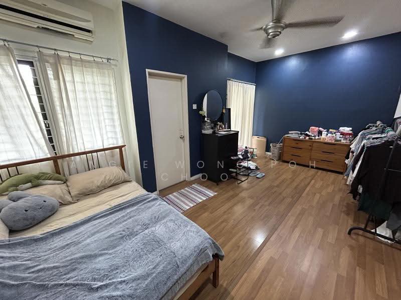 3-storey Terraced House for Sale in Taman Tasik Damai (Sungai Besi) - Angie Wong Poh Choo - Bedroom - PropertyGuru.com.my