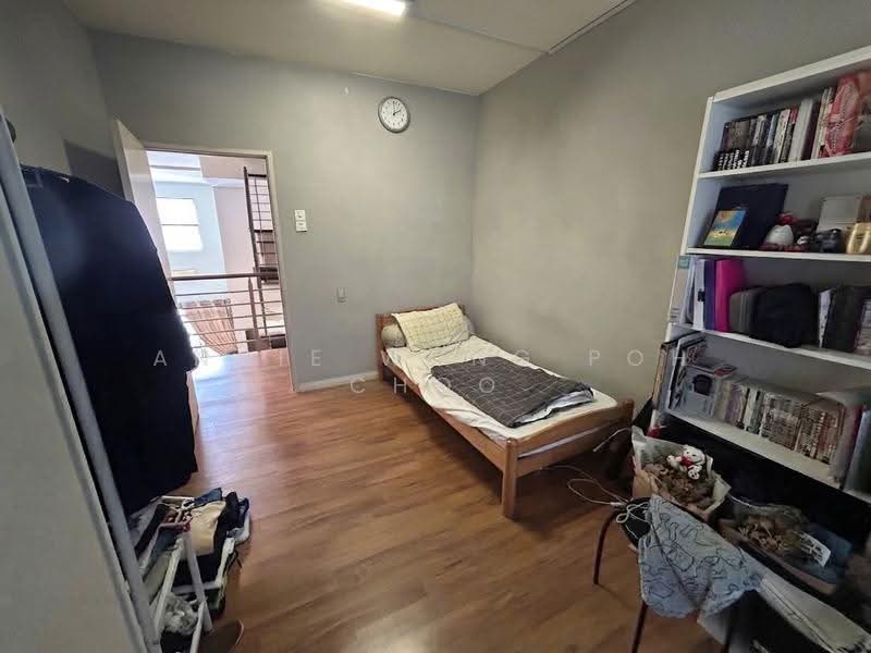 3-storey Terraced House for Sale in Taman Tasik Damai (Sungai Besi) - Angie Wong Poh Choo - Bedroom - PropertyGuru.com.my