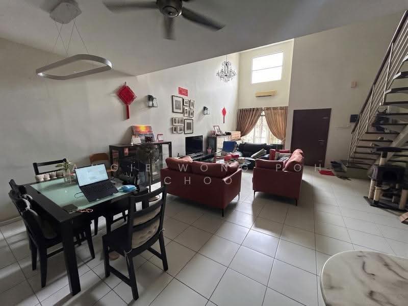 3-storey Terraced House for Sale in Taman Tasik Damai (Sungai Besi) - Angie Wong Poh Choo - Living Room - PropertyGuru.com.my